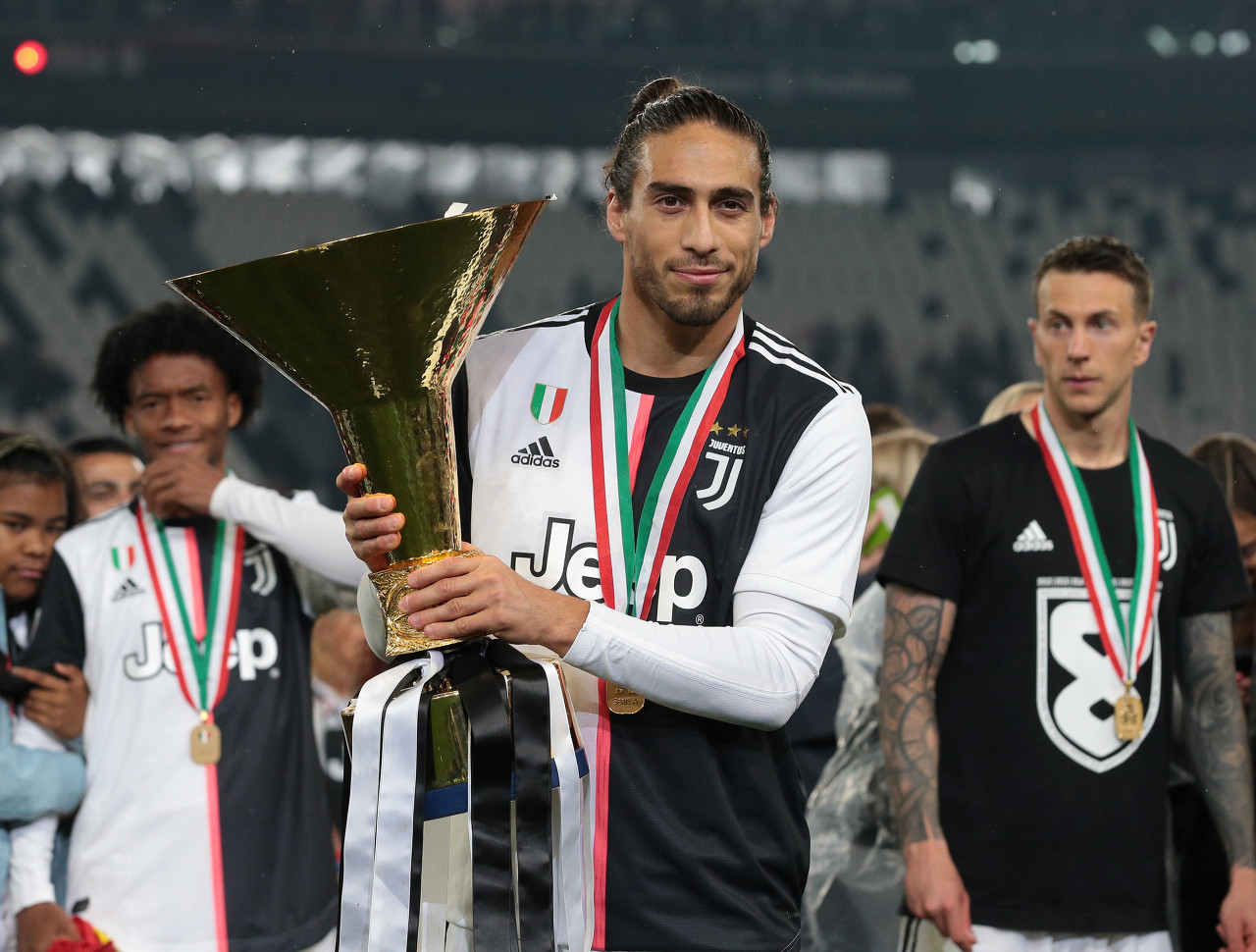 防守大闸！斯玛特本赛季已5次单场送出4+抢断 今天5断立大功